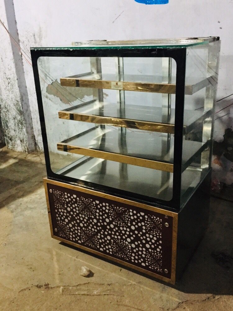 Display Pastry Counter