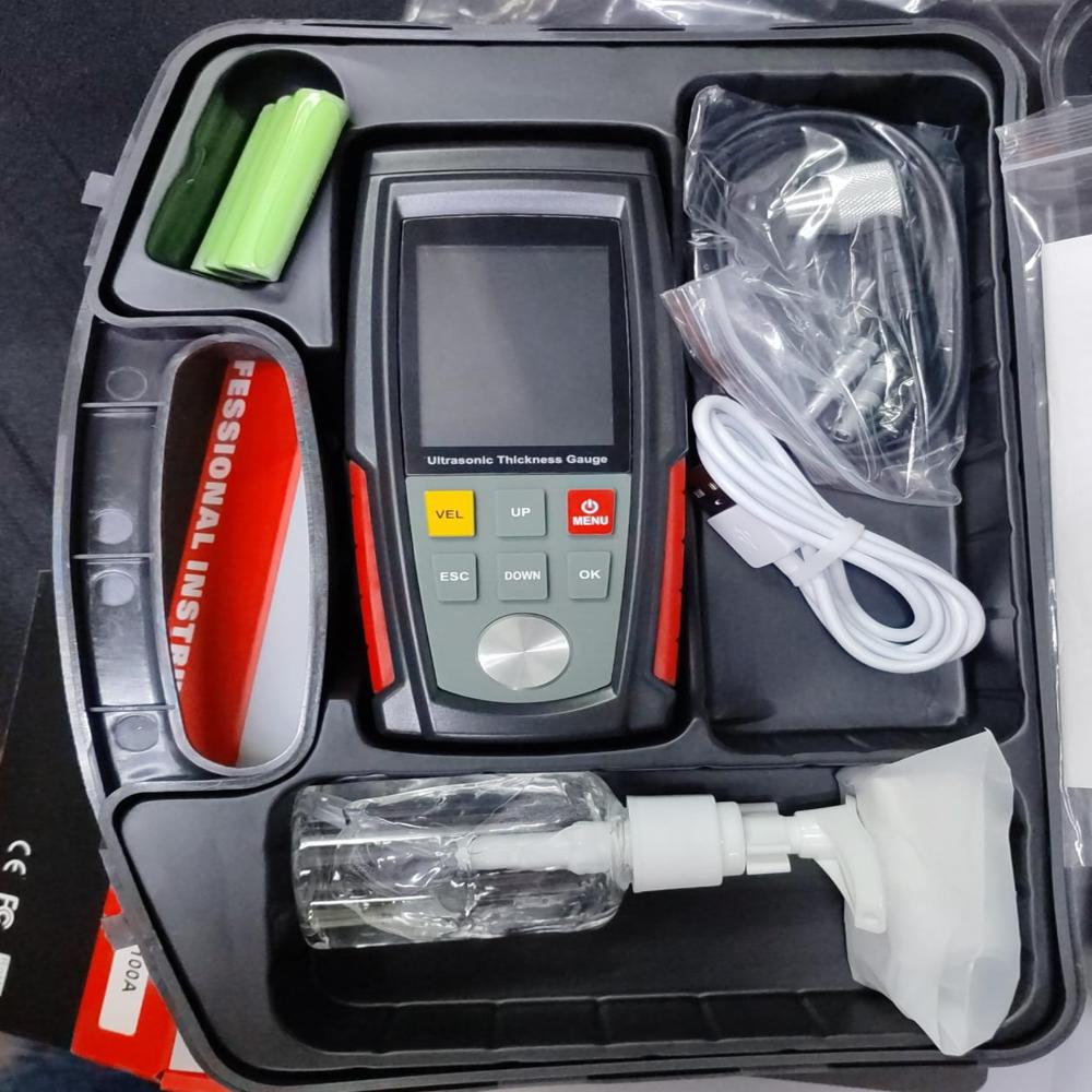 Tt 100 Ultrasonic Thickness Gauge - Color: Black