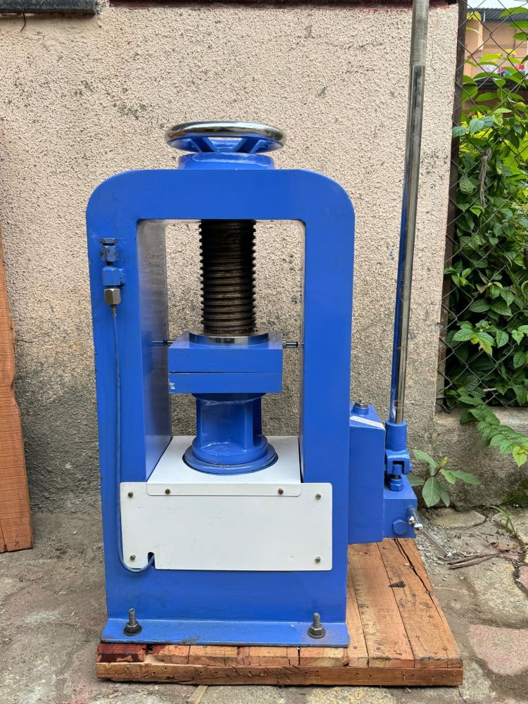 Portable CTM, Hand Operated