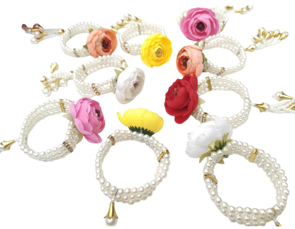 Pearl Jewelry - Color: Multicolor