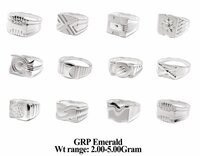 92.5 Silver Emerald Ring