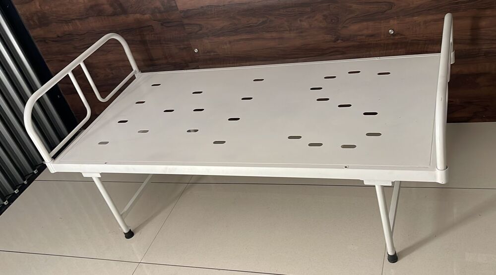 Medical Plain Bed - Color: Silver