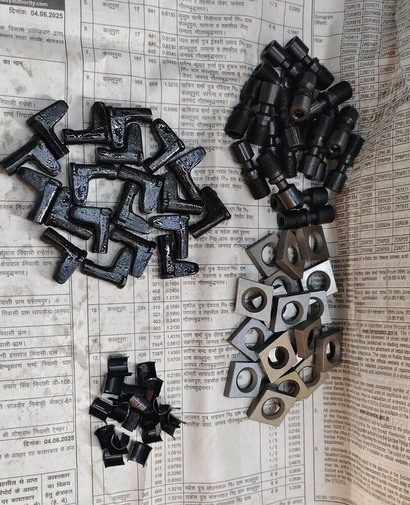 Vmc Machine Tool Holder And Spare Parts - Color: Silver & Black