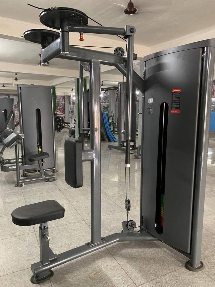 Pec Deck Fly Machine