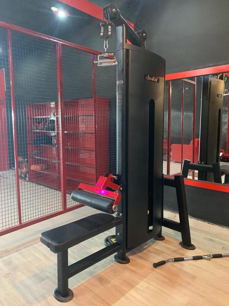 Lat Pull Down Machine