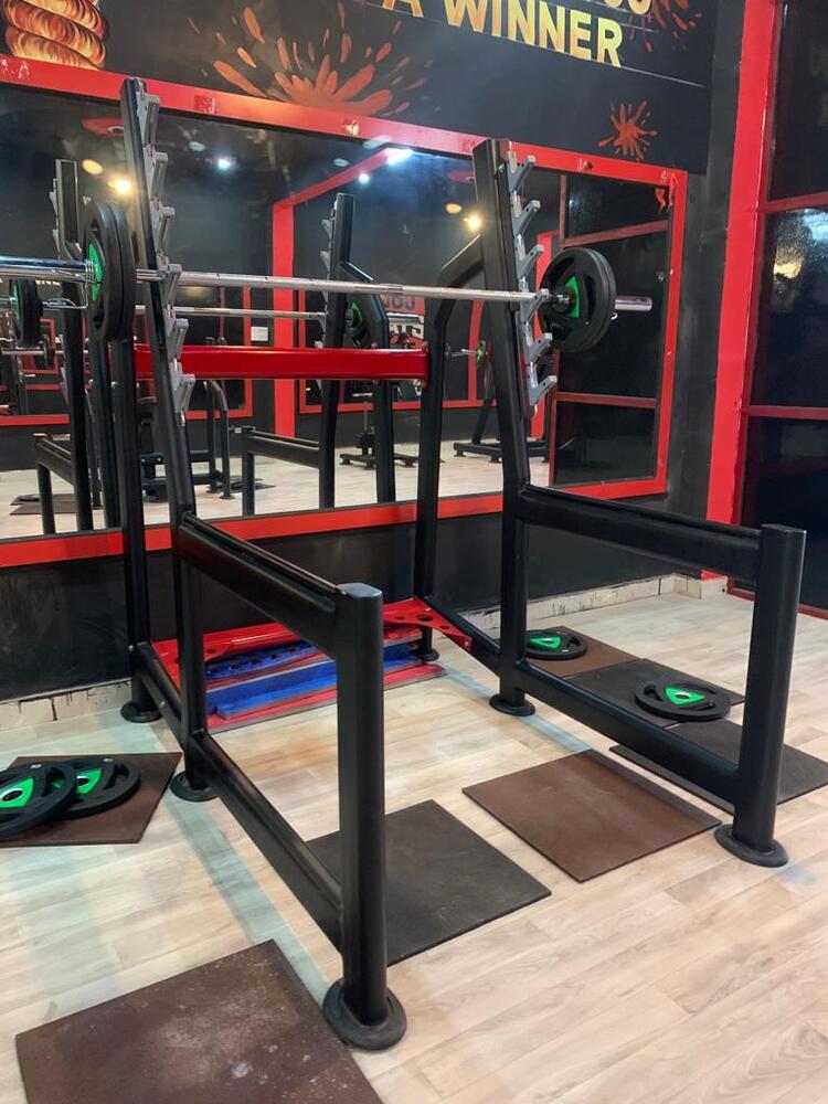 Squat Rack - Grade: Commercial Use