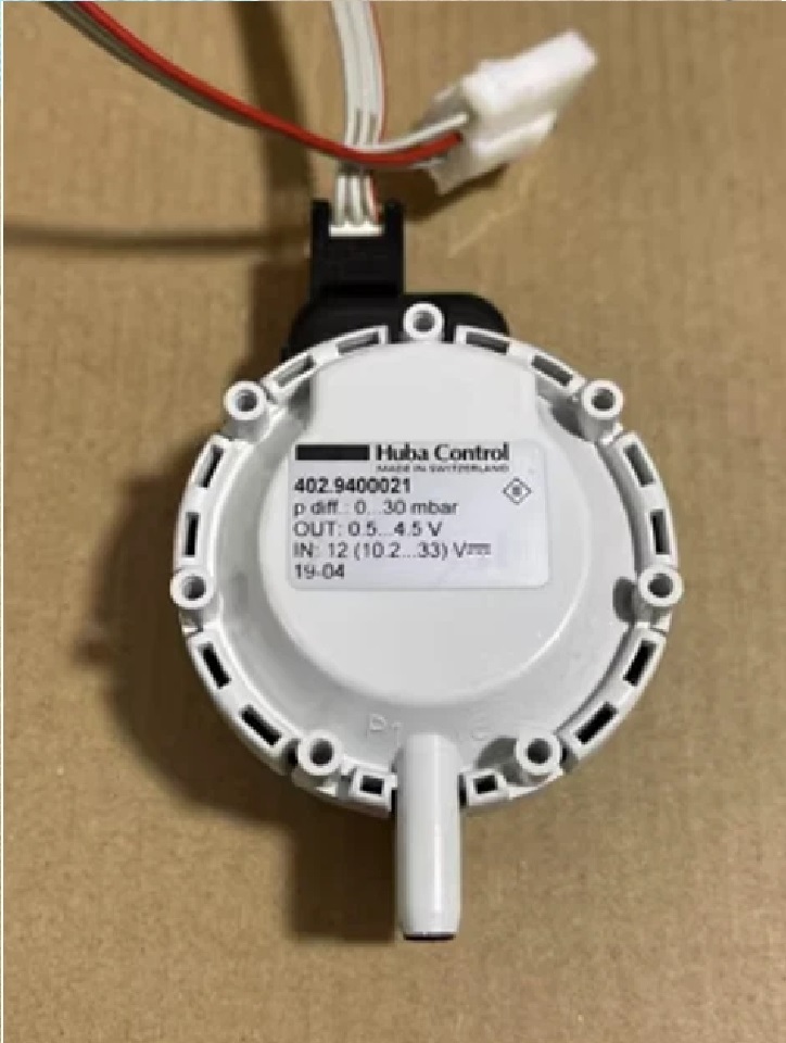 Huba Control Differential Pressure Transmitter Model 402.9400021