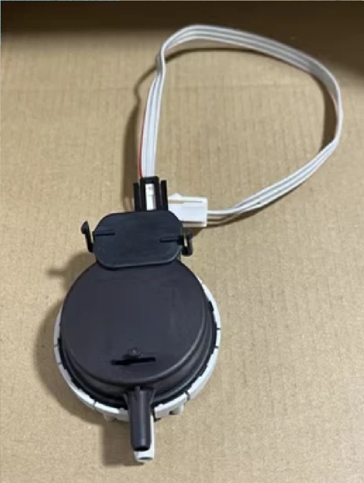 Huba Control Differential Pressure Transmitter Model 402.9400021 - Application: Vab Systems