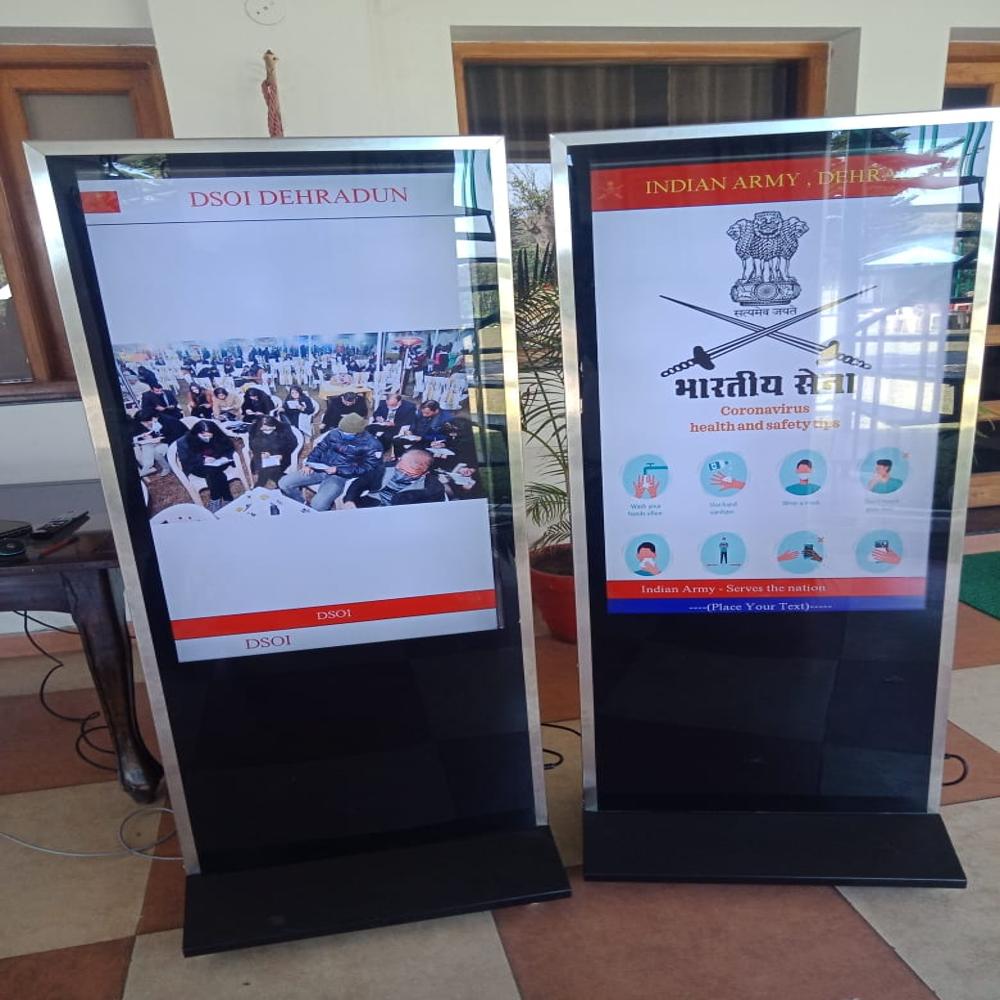 Digital Signage - Color: Black