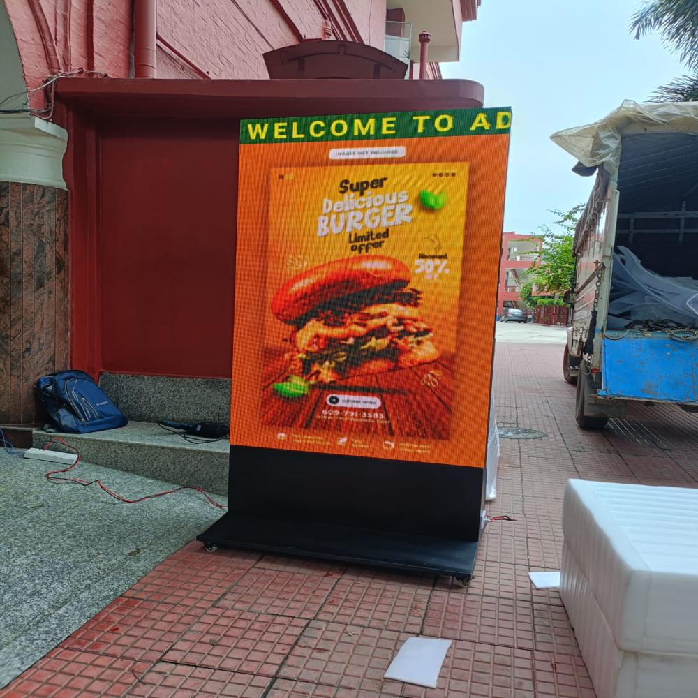 Digital Signage - Color: Black