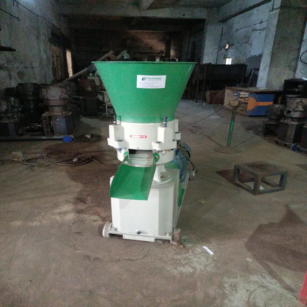 150kg Automatic Cattle Feed Making Machine - Capacity: 150 Kg/hr