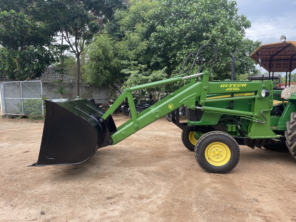 Coal Bucket Loader - Finishing: Powder-coated Finish