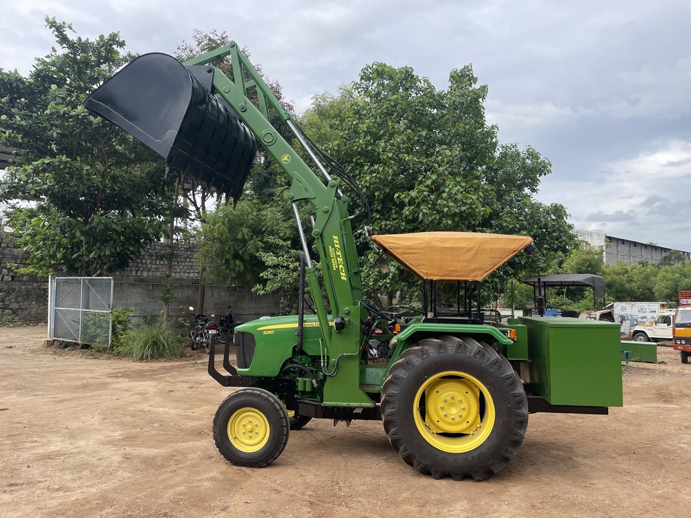 Coal Bucket Loader - Finishing: Powder-coated Finish