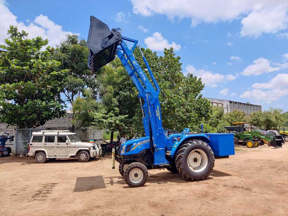 Booster Bucket Loader - Finishing: Powder-Coated Finish