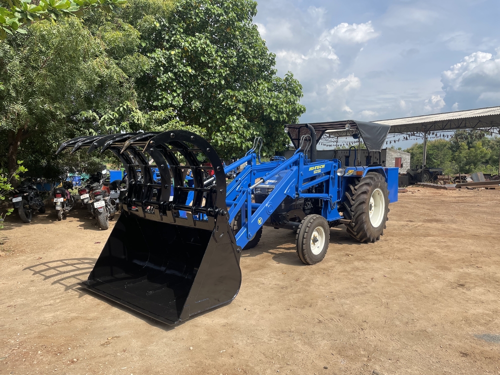 Coconut Husk Grabber Loader - Finishing: Powder-coated Finish