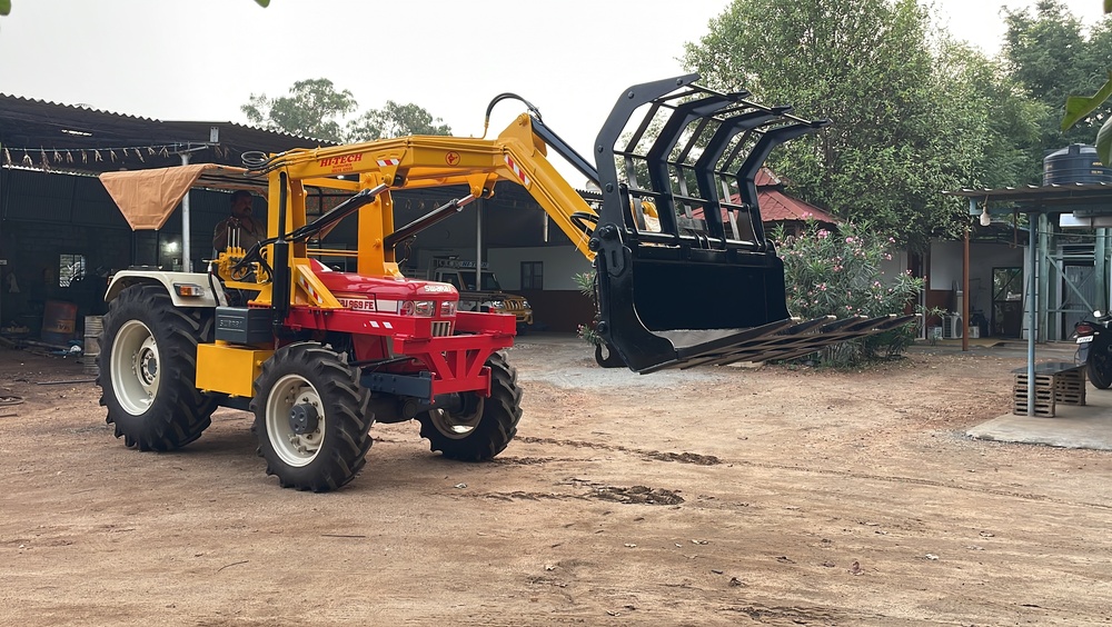 Sugar Cane Loader - Finishing: Powder-coated Finish