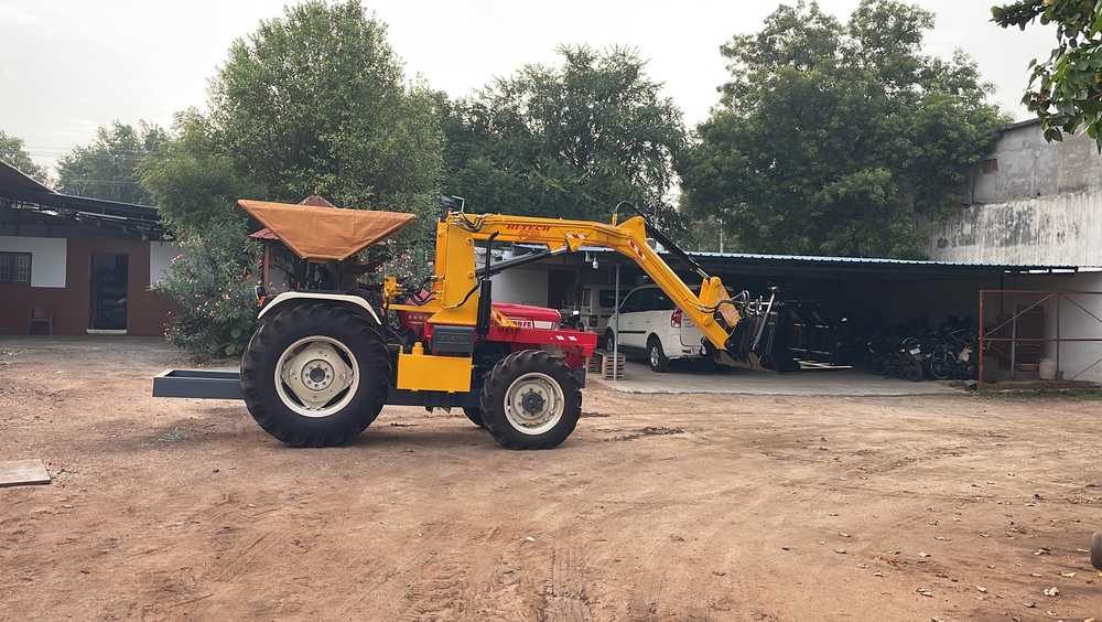 Sugar Cane Loader - Finishing: Powder-coated Finish