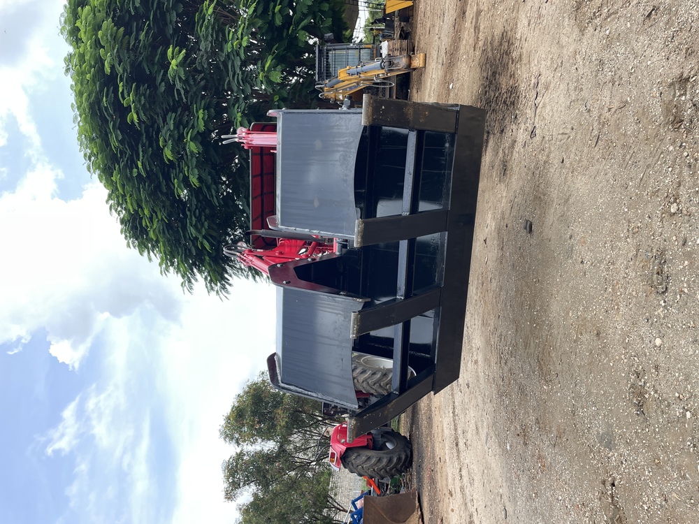 Wood Log Grab Bucket - Finishing: Powder-coated Finish