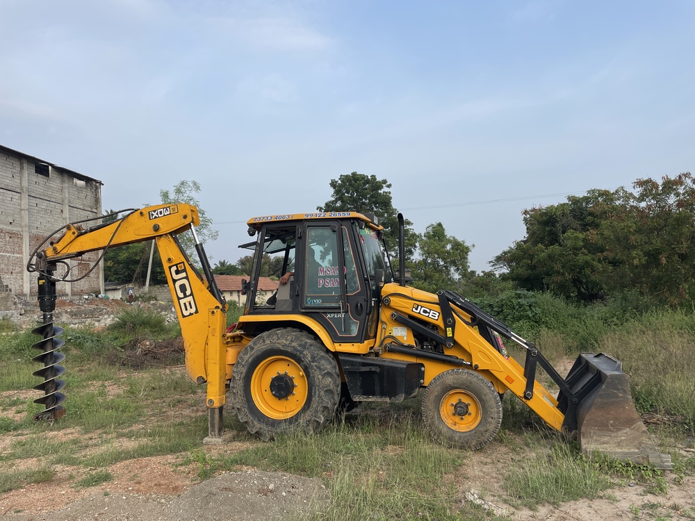 Eb Post With Hydraulic Auger - Finishing: Powder-coated Finish