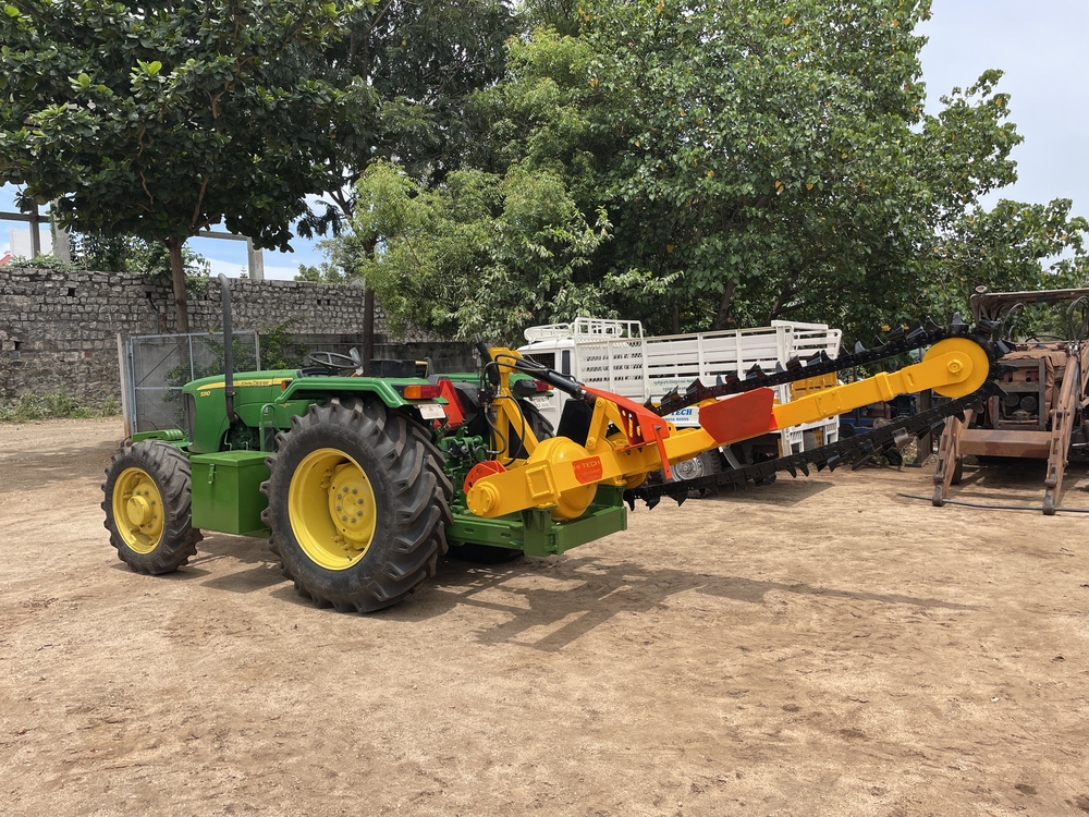 Tractor Pipeline Trenchor - Finishing: Powder-Coated Finish