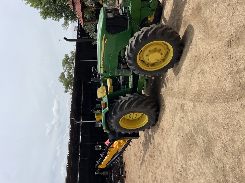 Tractor Pipeline Trenchor - Finishing: Powder-coated Finish