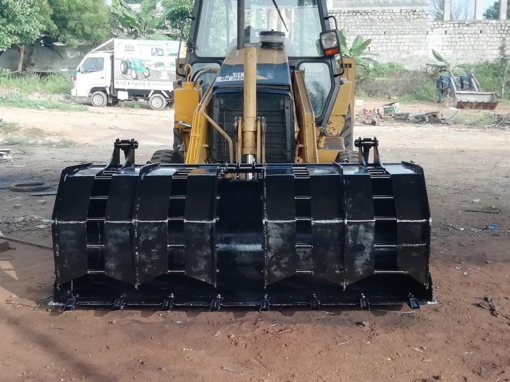 Jcb Fork Bucket - Finishing: Powder-coated Finish