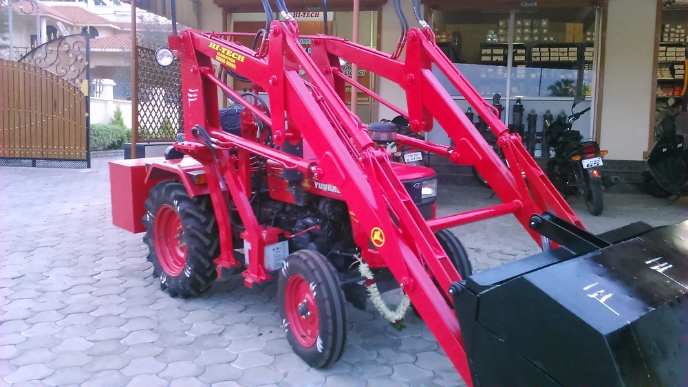 High Pillar Type Mini Loader - Finishing: Powder-coated Finish