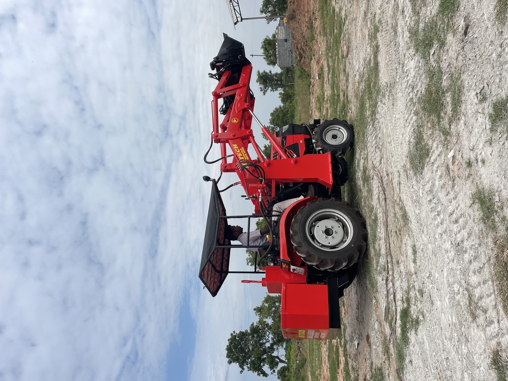 Mini Tractor Loader - Finishing: Powder-Coated Finish