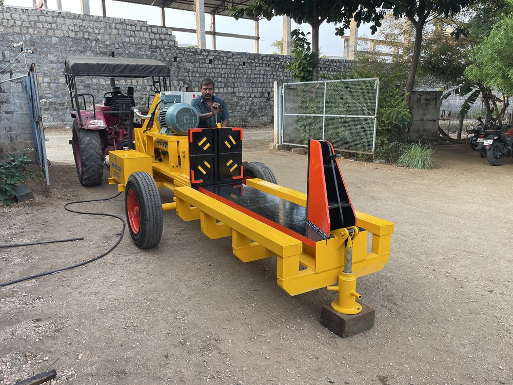 Electrical Wood Splitter - Lubrication Type: Grease Lubrication For Joints And Moving Parts