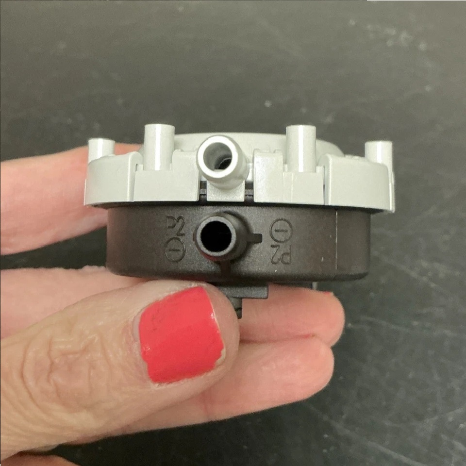 402.9300021 Differential Pressure Transmitter In Huba Control