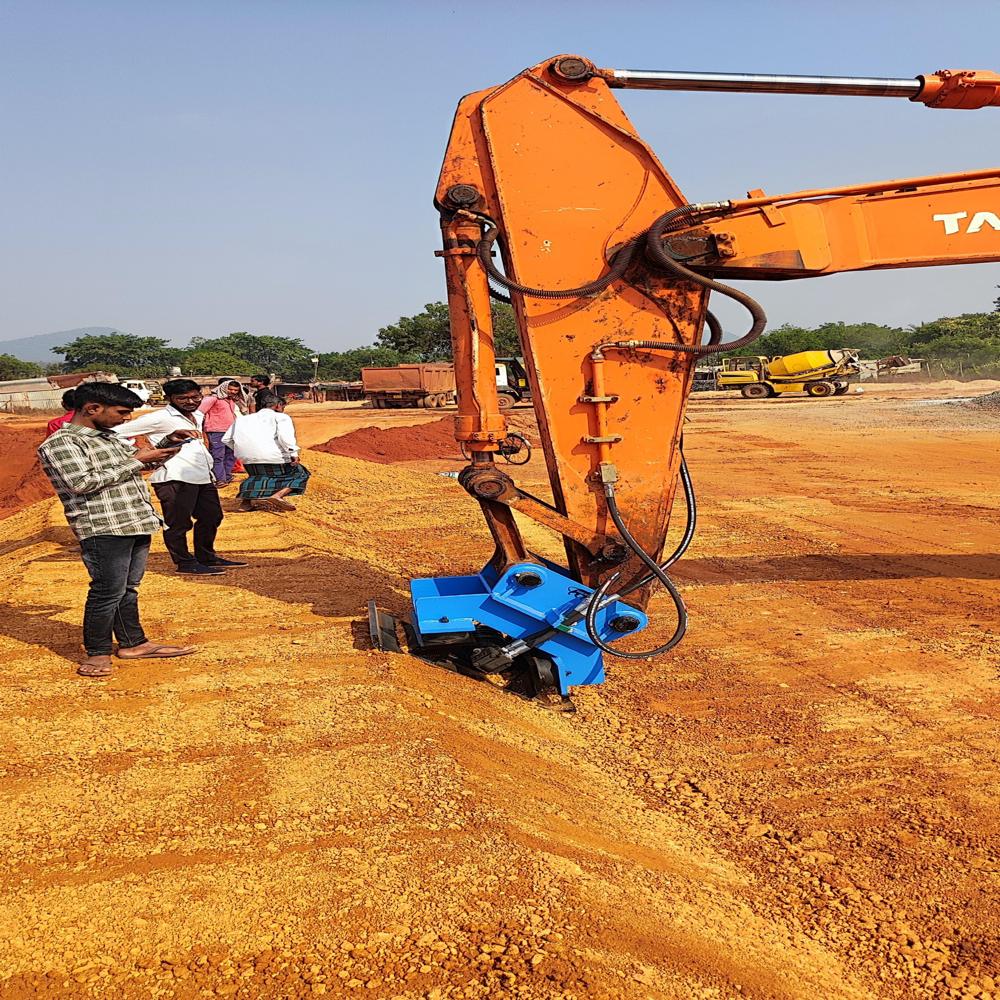 01_Excavator Plate Compactor - Color: Blue
