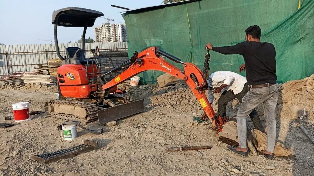 Excavator Rental Service
