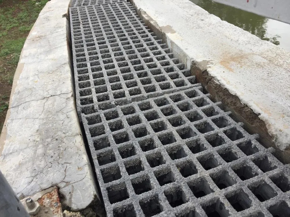 Frp Safety Grating - Anti-slip Surface, Ideal For Walkways, Platforms, Stair Treads, Industrial, Marine, Chemical, And Offshore Environments