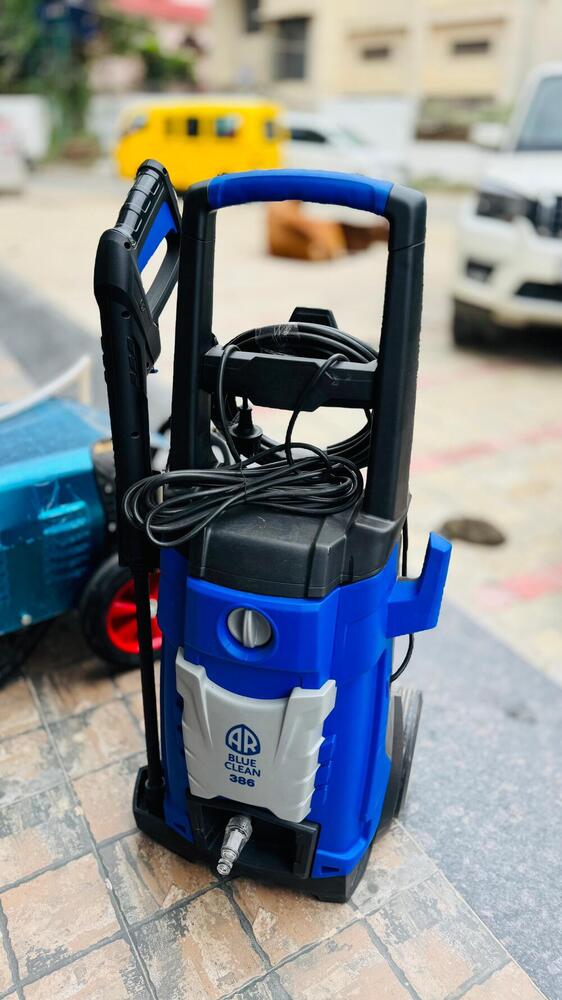 Automatic High Pressure Ar Pump - Color: Blue And Black