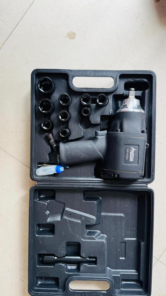 Impact Wrench - Color: Red And Black