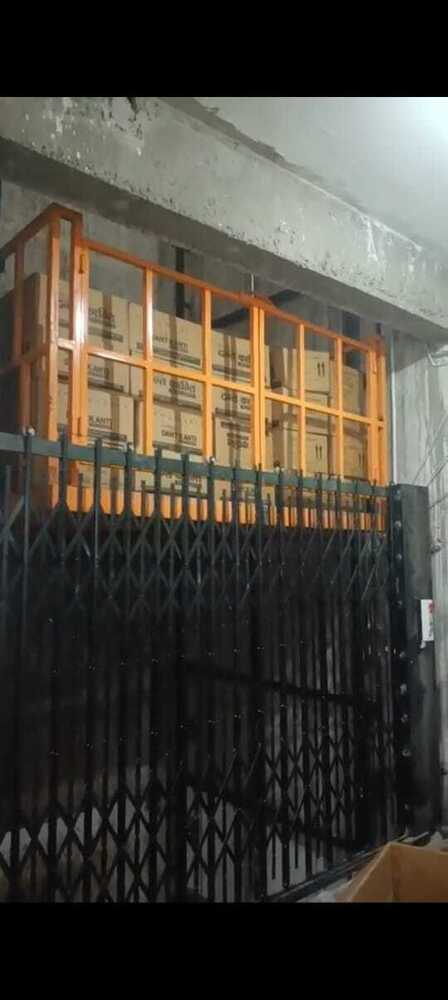 Double Mast Hydraulic Goods Lift - Material: Iron