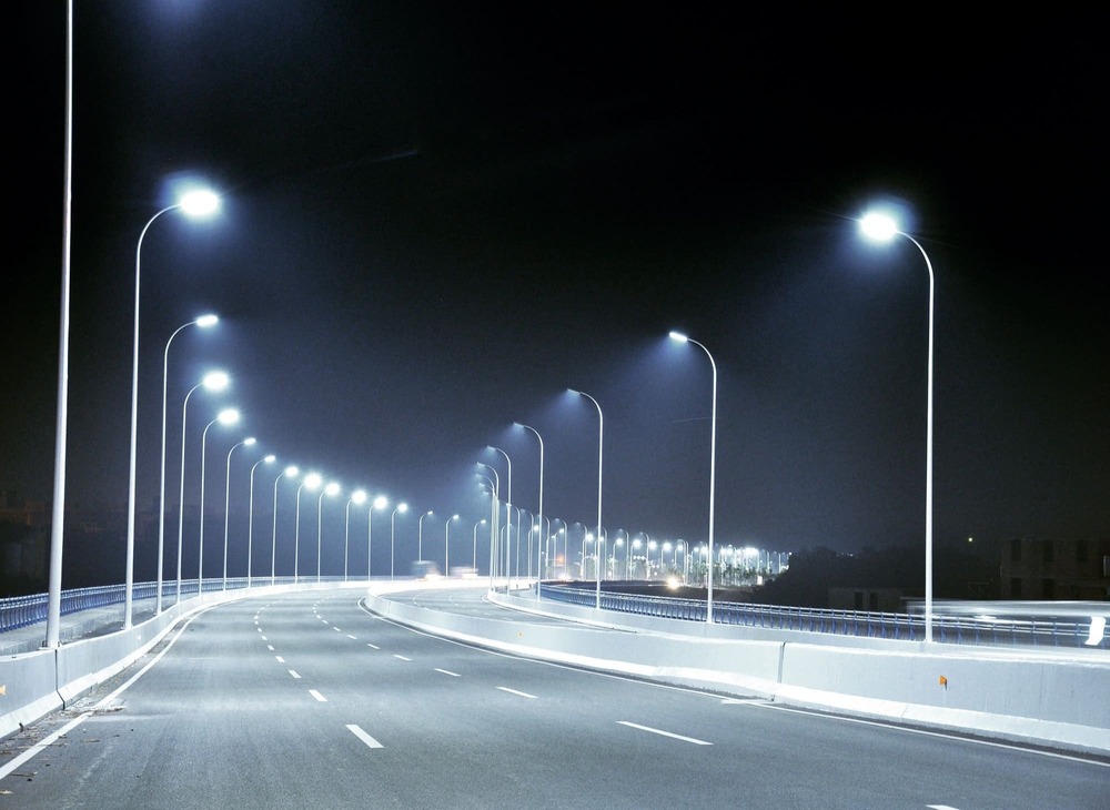 Gi Highway Lighting Pole - Color: White
