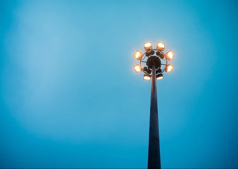 High Mast Poles Light - Color: Warm White
