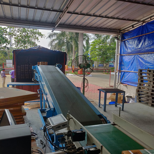 01_Truck Loading Conveyors - Color: Green
