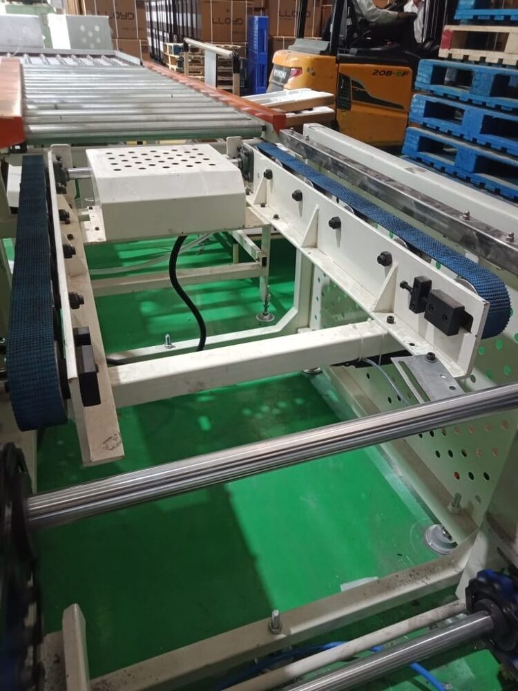 Free Flow Conveyor - Color: Customized