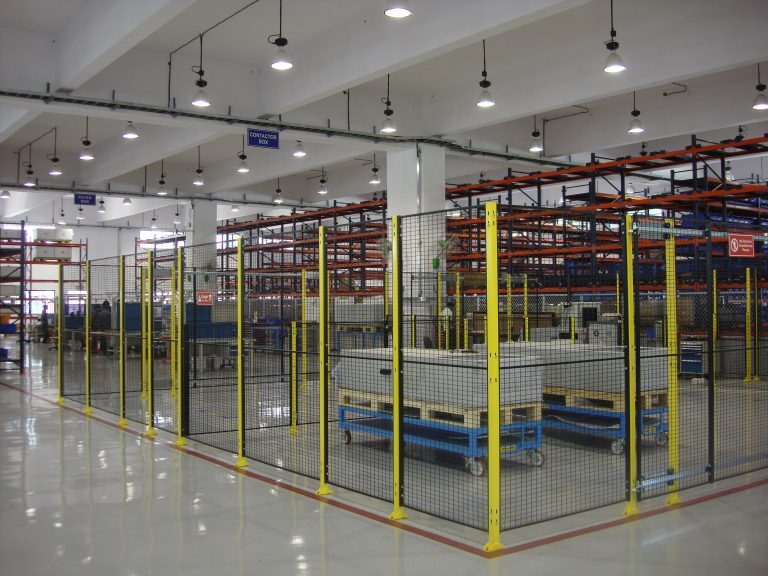 Work Station With Pipe And Joint Fencing