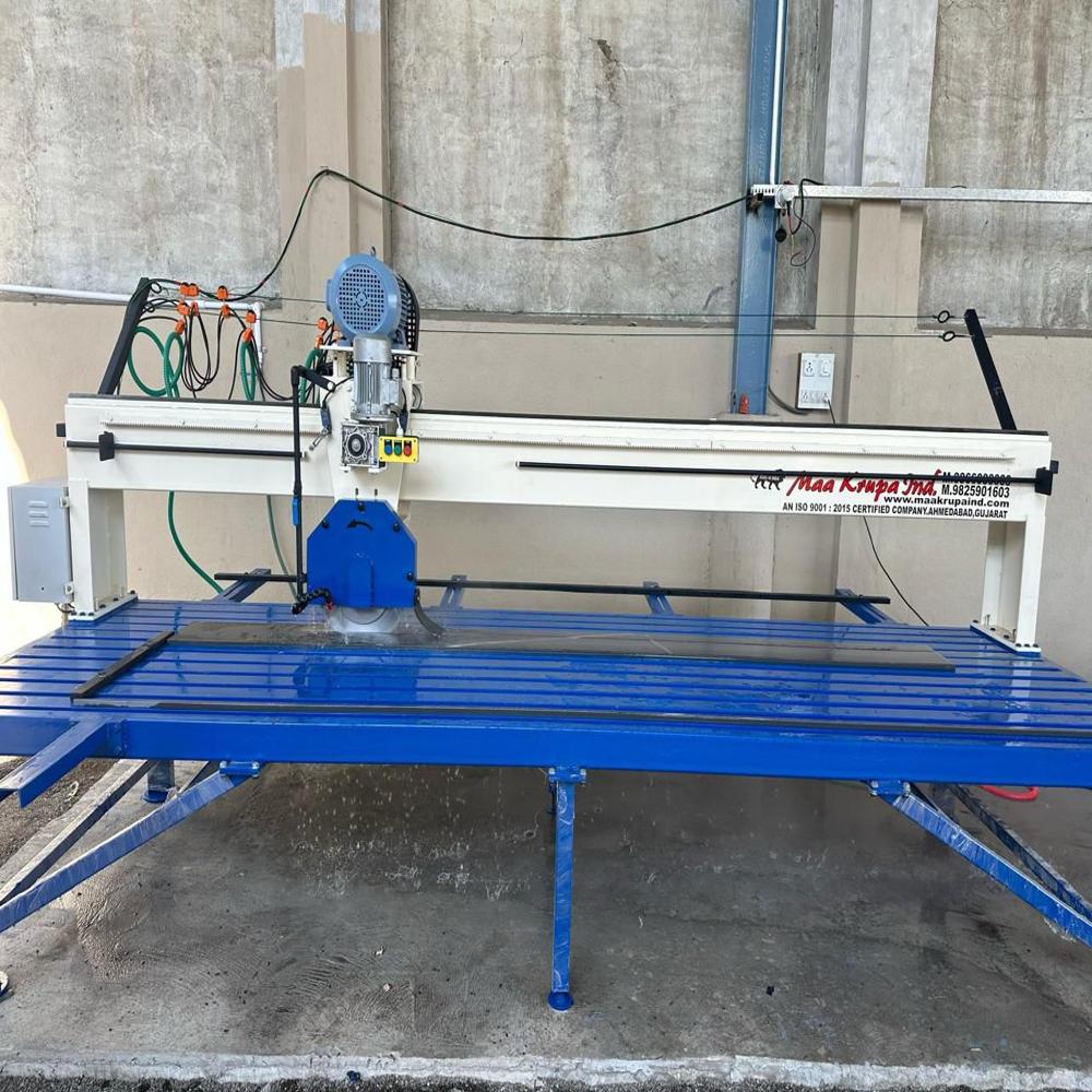 Automatic Granite Cutting Machine - Bladeâ Size: 14 Inch
