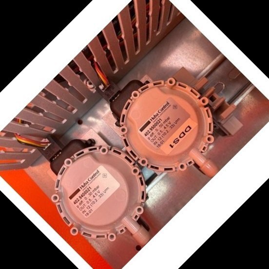 Huba Control Transmitter Model 402.9510021 - Application: Vab Systems ...