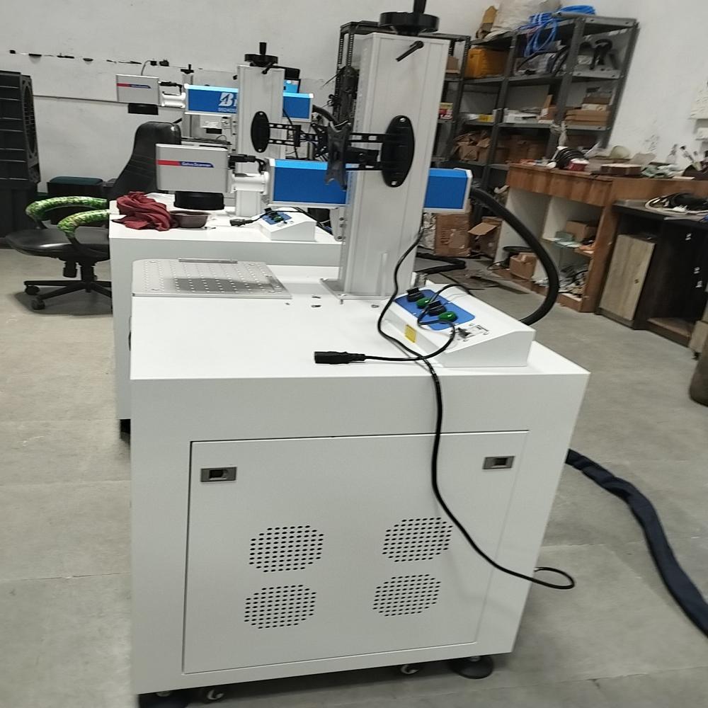 Automatic Fiber Laser Marking Machine - Accuracy: 99.99  %