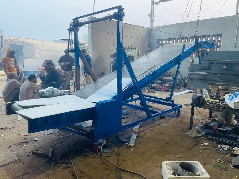 Belt Conveyor - Color: Blue