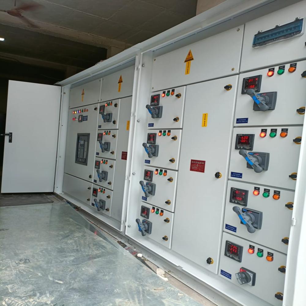 Main With Apfc Panel - Cover Material: Metal