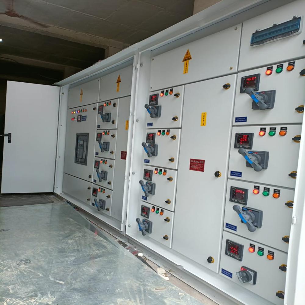 Main With Apfc Panel - Cover Material: Metal