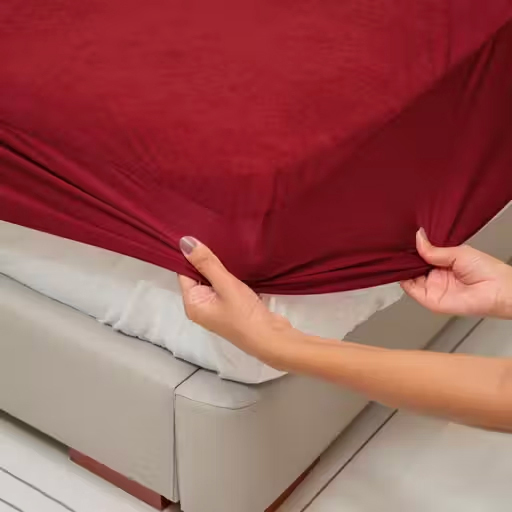 Maroon Mattress Protector - Feature: Easily Assembled