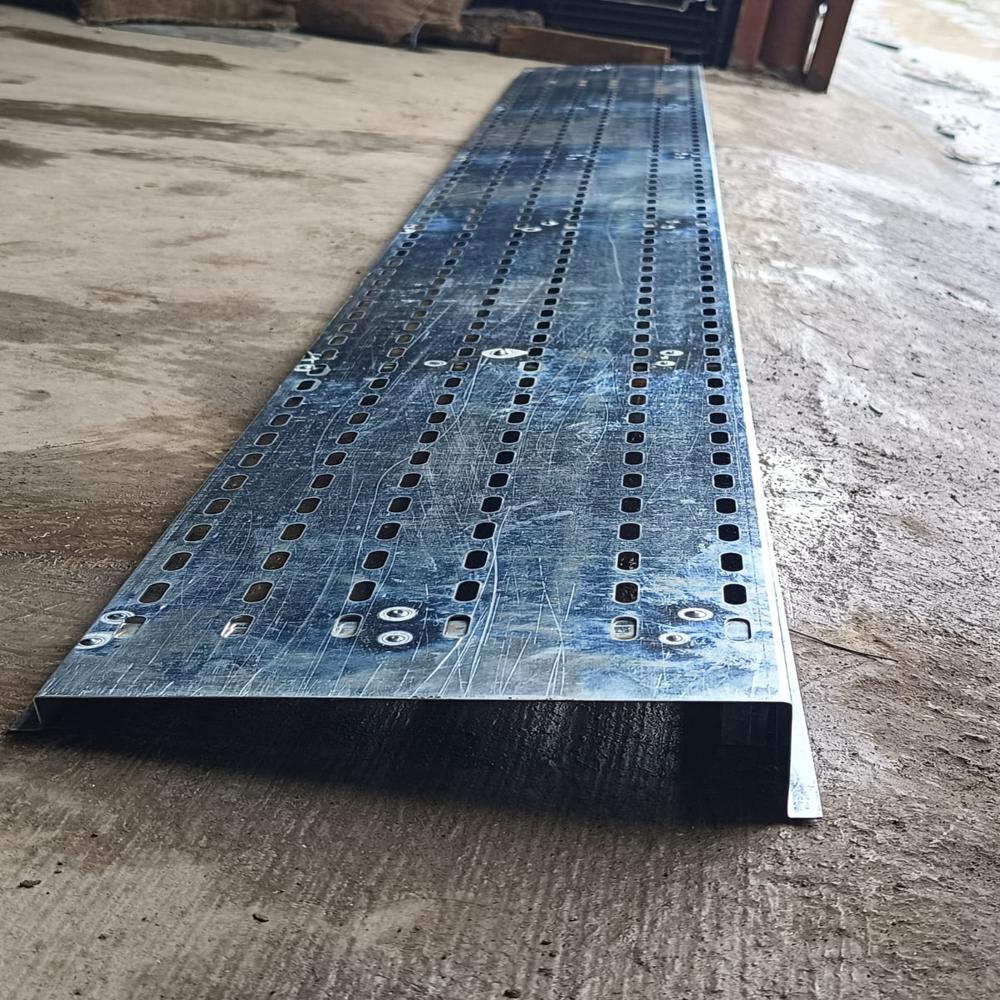 Gi Solar Walkway 18 Degree - Features: Durable
