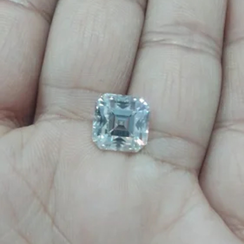 White Cushion Moissanite - Diamond Cut: Very Good